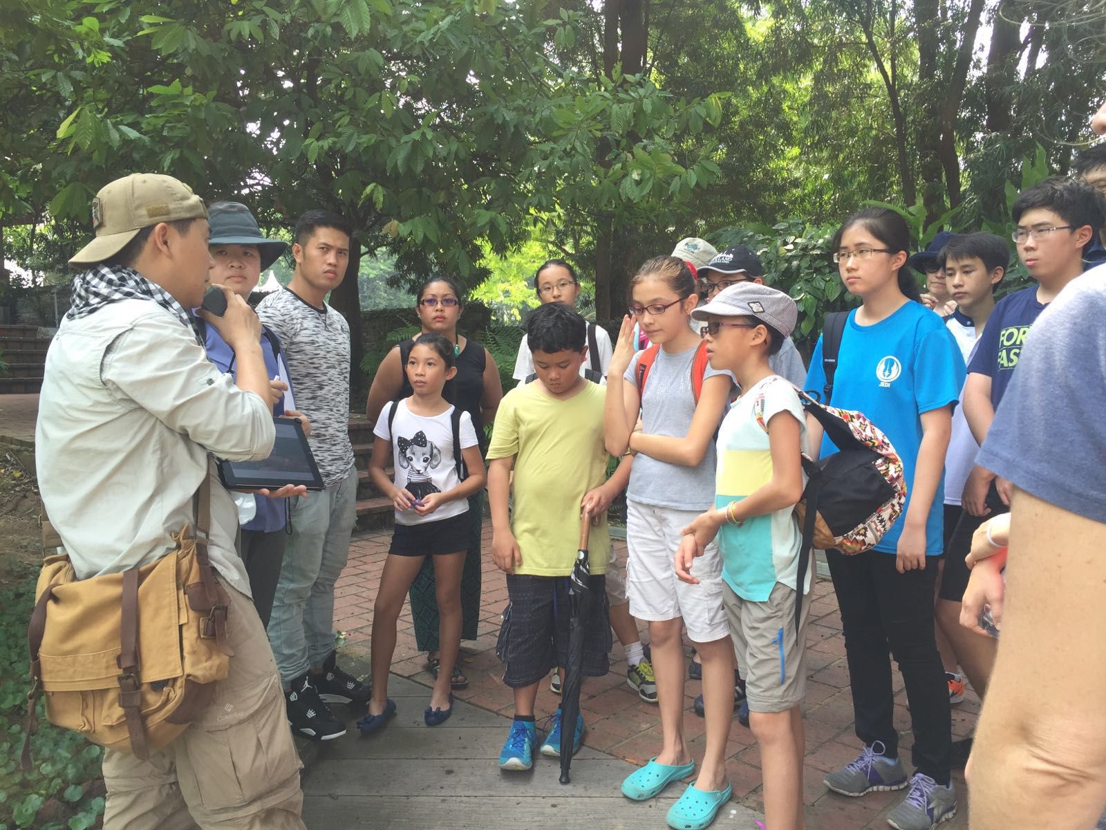 Mr. Michael Ng and Ms. Foo Shu Tieng bringing the Homeschool students on a field trip to Fort Canning. (photo credit: Tan Kay Hoon)